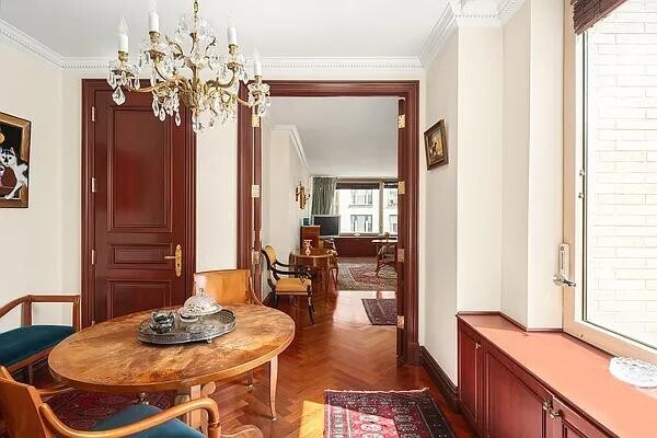 30 E 85th St in New York, NY - Building Photo