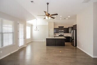 50 Willow Springs Ln in Oakland, TN - Foto de edificio - Building Photo