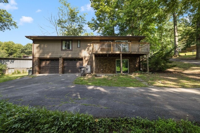 property at 517 Bramblewood Dr