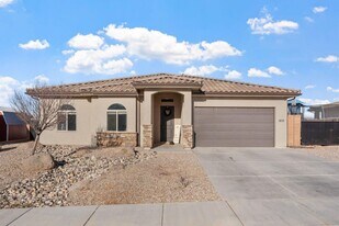 5936 Desert Crest Dr in Saint George, UT - Building Photo