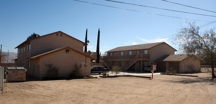 16789 Muscatel St in Hesperia, CA - Building Photo - Building Photo