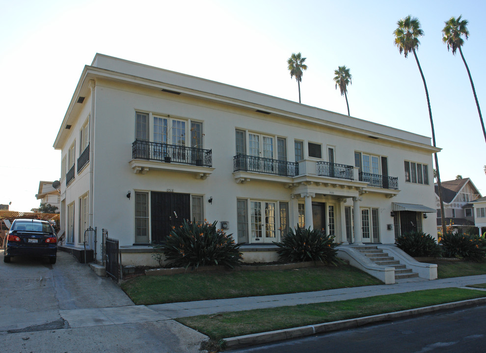 3518 12th St in Los Angeles, CA - Foto de edificio