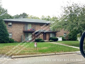 3920 Sage Dr in Rockford, IL - Building Photo