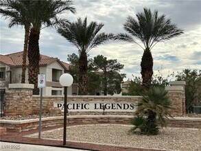 1830 N Buffalo Dr in Las Vegas, NV - Building Photo - Building Photo