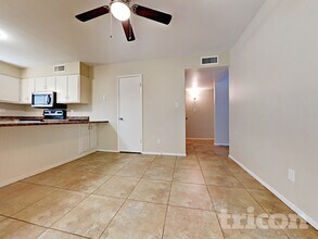 11448 N 46th Ave in Glendale, AZ - Building Photo - Building Photo