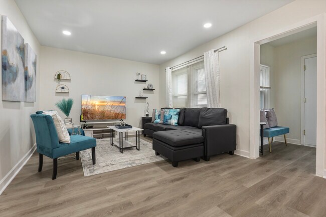 366 N Hemlock Ave in Wood Dale, IL - Building Photo - Building Photo