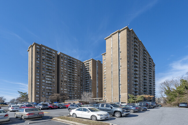 Presidential Towers in Adelphi, MD - Foto de edificio - Primary Photo