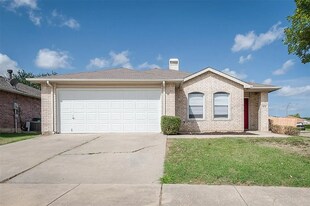 8732 Fox Meadow Way in Fort Worth, TX - Building Photo
