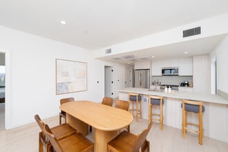 Lex by Category in Los Angeles, CA - Foto de edificio - Building Photo