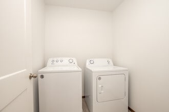 Willows South Commons in Sioux Falls, SD - Building Photo - Interior Photo
