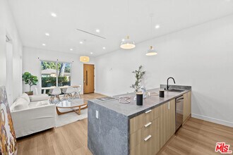 1905 S Corning St in Los Angeles, CA - Building Photo - Building Photo