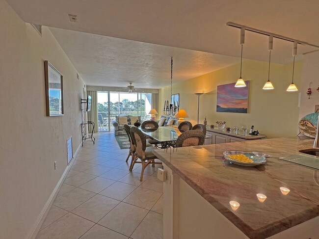 15191 Cedarwood Ln in Naples, FL - Building Photo - Building Photo