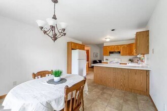 W2736 Brookhaven Dr, Unit W2736 in Appleton, WI - Building Photo - Building Photo