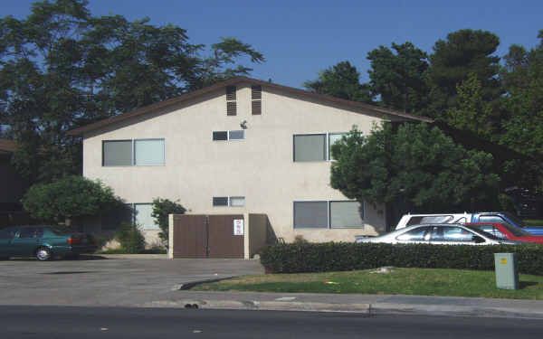 410 Avocado Ave in El Cajon, CA - Foto de edificio - Building Photo