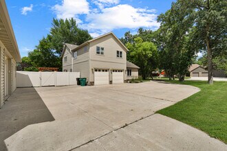 154 W Beaton Dr in West Fargo, ND - Foto de edificio - Building Photo