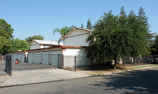 4336 E Hammond Ave in Fresno, CA - Building Photo - Building Photo