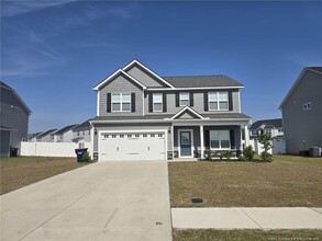 604 Amusement Dr in Hope Mills, NC - Building Photo - Building Photo