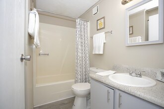 Bloom at Buford in Buford, GA - Foto de edificio - Interior Photo