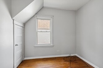 10643 S Calhoun Ave in Chicago, IL - Building Photo - Building Photo