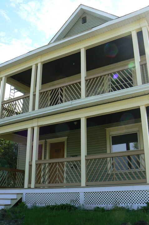 2217 Jackson St NE, Unit 1 in Minneapolis, MN - Building Photo