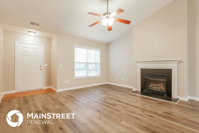 3915 Bluestem Dr in Greensboro, NC - Building Photo - Building Photo