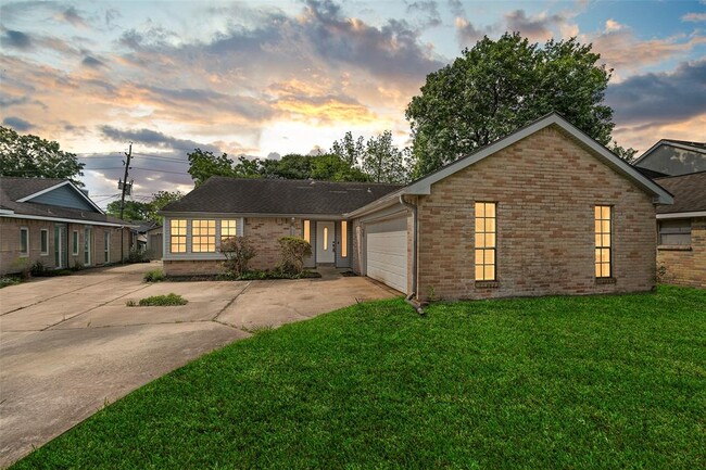 property at 322 Muirwood Ln