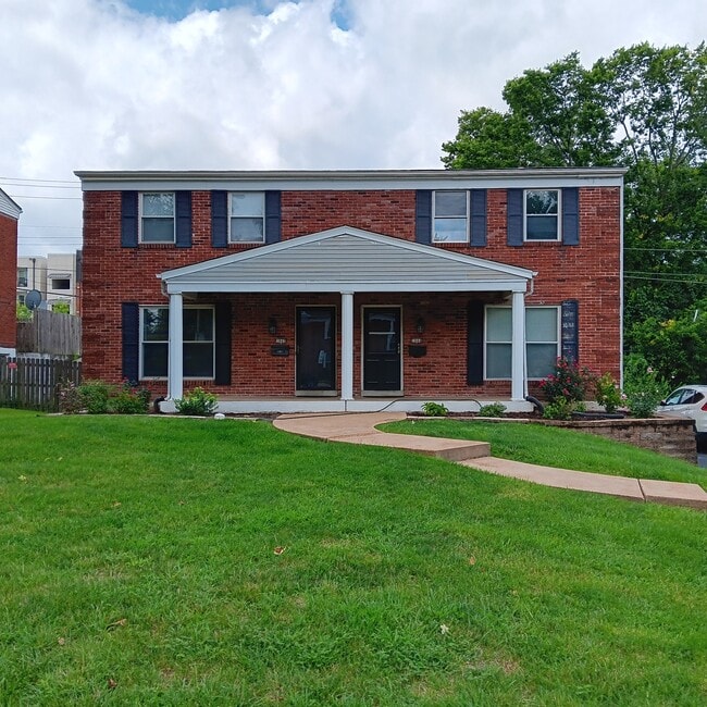 property at 1044 Willow Brook Dr