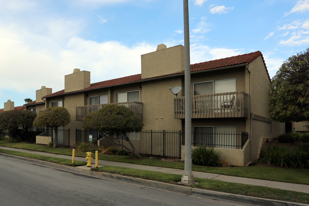 Ascot Park Meadows in Bonsall, CA - Building Photo