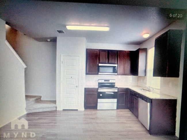 10517 Grn Lk Dr in San Antonio, TX - Foto de edificio - Building Photo