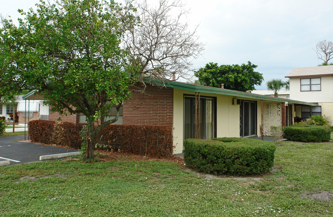 Mainstay Apartments | Quadplex Investment in Stuart, FL - Building Photo - Building Photo