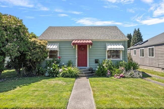 521 Whitworth Ave S in Renton, WA - Foto de edificio - Building Photo