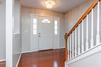 2021 Allegheny Way in Lexington, KY - Building Photo - Building Photo
