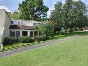 21 April Hill in Montgomery, TX - Building Photo - Building Photo