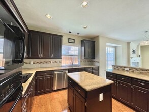 426 Waterside Dr in Irving, TX - Building Photo - Building Photo