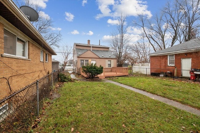 8158 Westminster Ave in Warren, MI - Building Photo - Building Photo