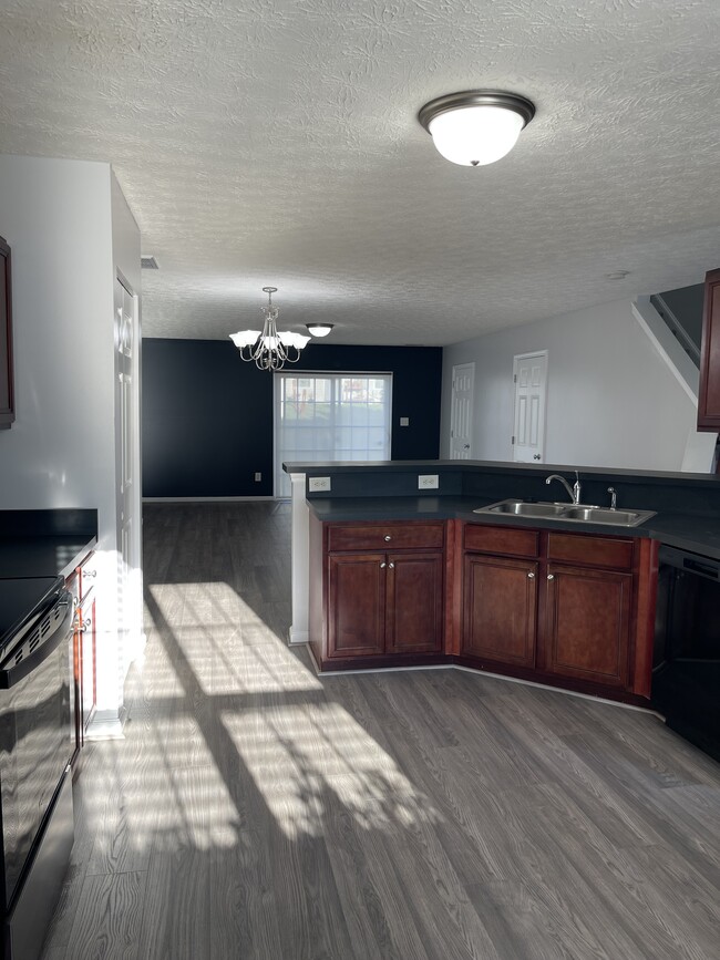 5226 Malik Dr