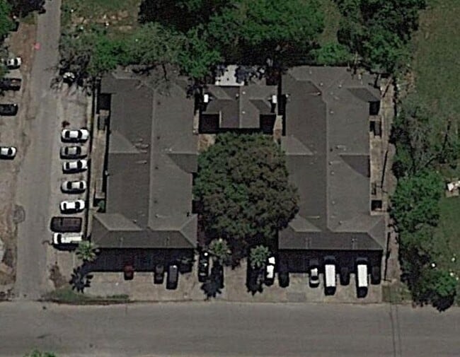 6225 Tierwester St in Houston, TX - Foto de edificio - Building Photo