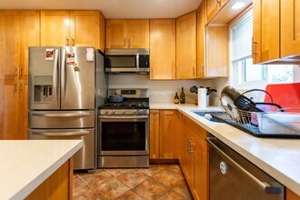 4903 Indian Wood Rd in Culver City, CA - Foto de edificio - Building Photo