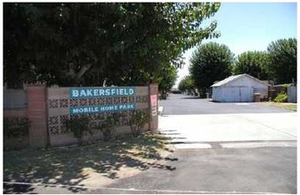 Bakersfield Mobile Home Park in Bakersfield, CA - Building Photo - Building Photo