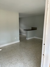 761 SW 9th St in Miami, FL - Foto de edificio - Building Photo