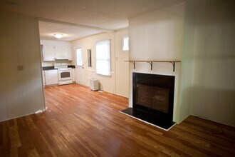 109 Cameron Ct in Chapel Hill, NC - Building Photo - Building Photo