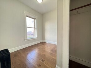 122 Bergen Ave, Unit 1 in Jersey City, NJ - Building Photo - Building Photo