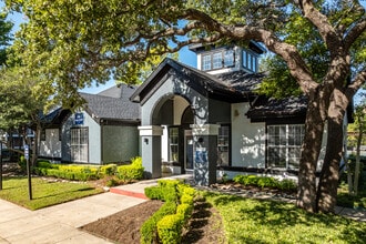 Derby Park in Grand Prairie, TX - Foto de edificio - Building Photo