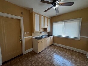 1545 Glenmont Rd in East Cleveland, OH - Building Photo - Building Photo