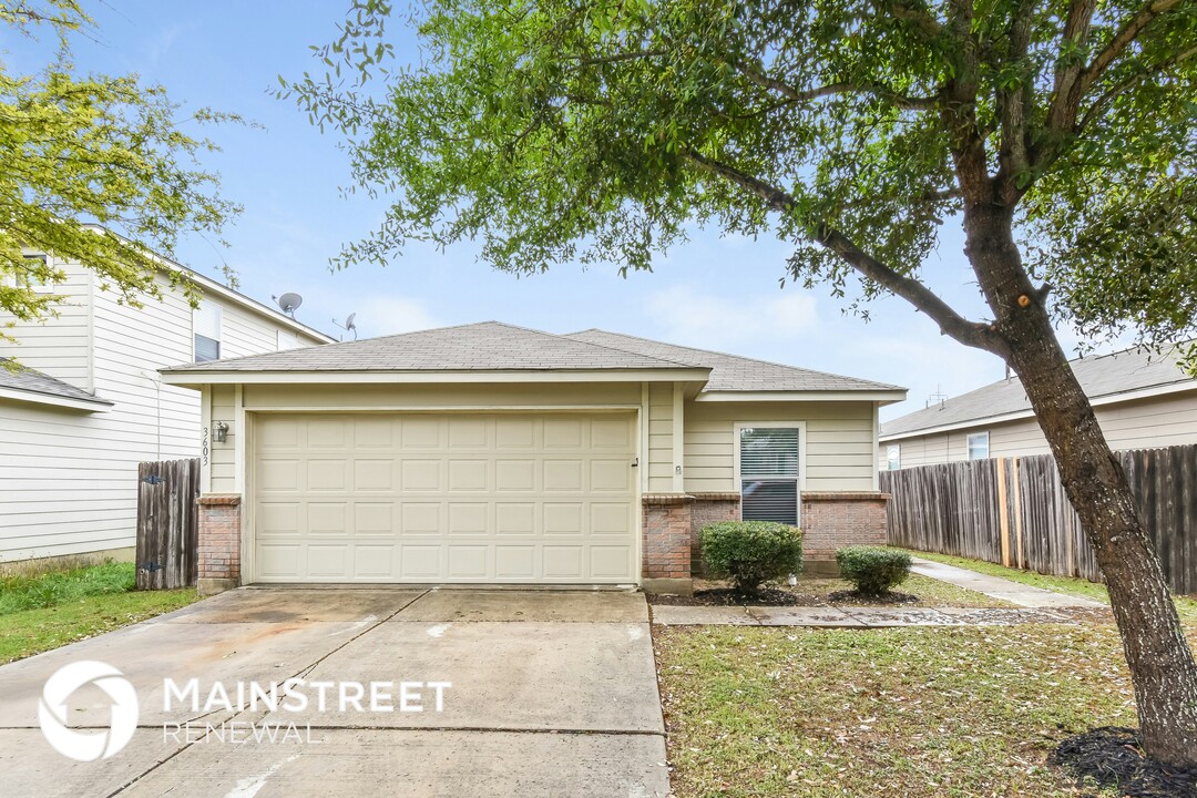 3603 Alonzo Fields in Converse, TX - Building Photo