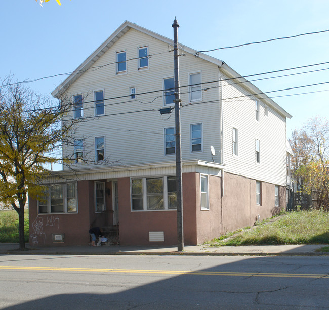 621-623 Cedar Ave in Scranton, PA - Building Photo - Building Photo