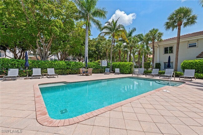 950 7th Ave S in Naples, FL - Building Photo - Building Photo