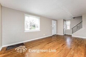 919 Elizabeth St in Pittsburgh, PA - Building Photo - Building Photo