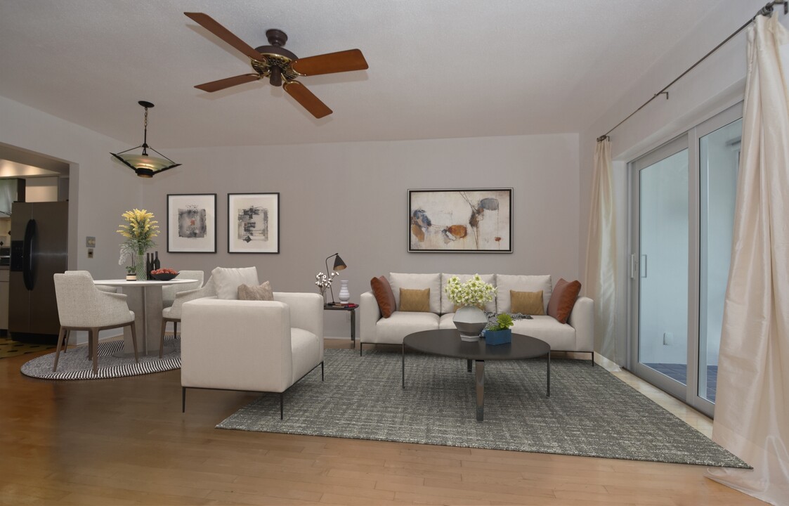 215 NE 16th Ave, Unit #301 in Fort Lauderdale, FL - Building Photo