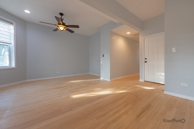 3328 S Emerald Ave in Chicago, IL - Building Photo - Building Photo